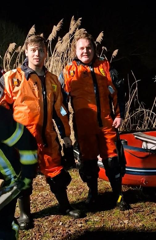 🚒 Zwei Personen aus Gewässer erfolgreich gerettet – Gemeinsamer Ausbildungsdienst